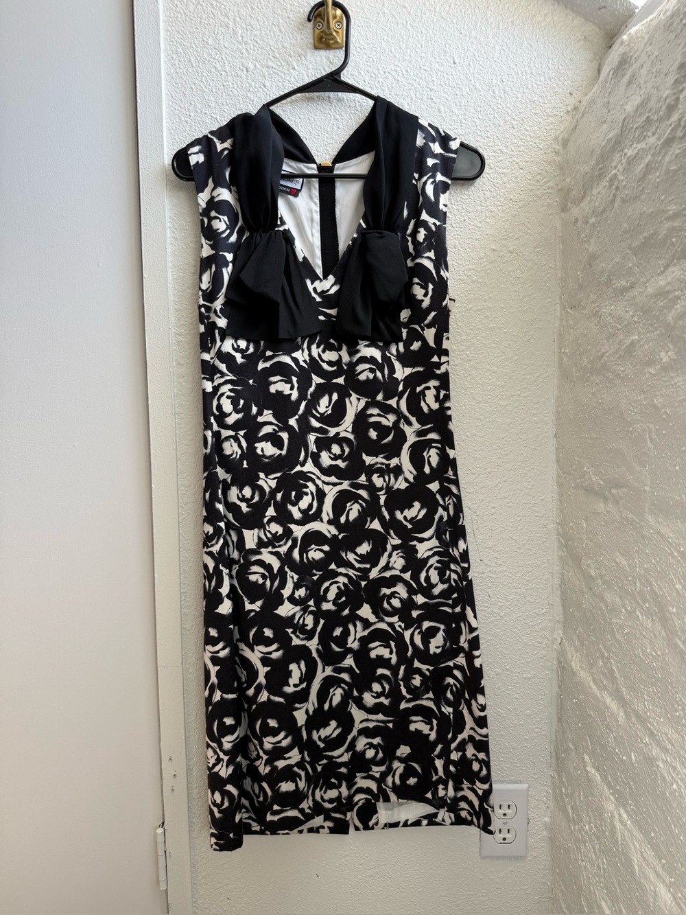 Moschino 30 Years black, white, rose print, sleeveless sheath dress 10